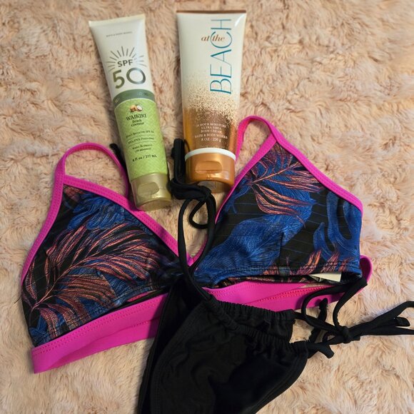 Bath & Body Works SPF 50 Waikiki Beach Coconut & At the Beach Cream Bundle Set - Picture 1 of 13